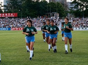 reconhecidas-por-lei-da-copa,-pioneiras-seguem-formando-novas-geracoes